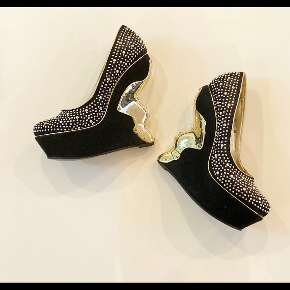 GAGA HEELS !!!